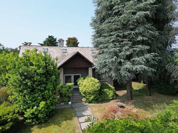 casa indipendente in vendita a Vigevano