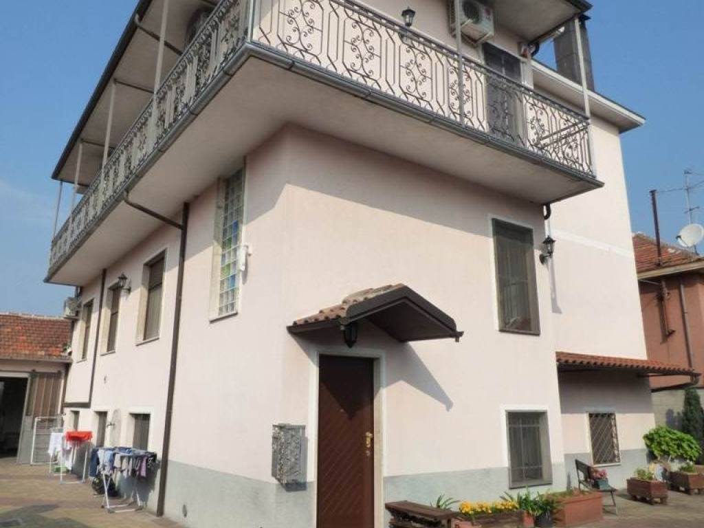 casa indipendente in vendita a Vigevano