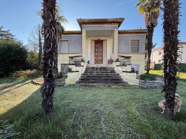 casa indipendente in vendita a Vigevano