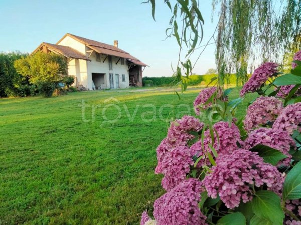 casa indipendente in vendita a Vigevano in zona Morsella