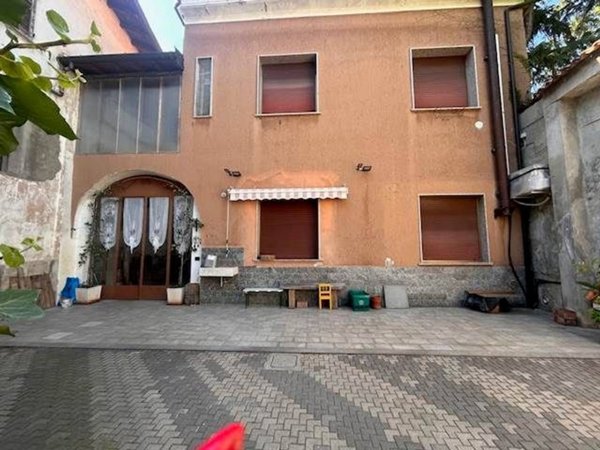 casa indipendente in vendita a Vigevano