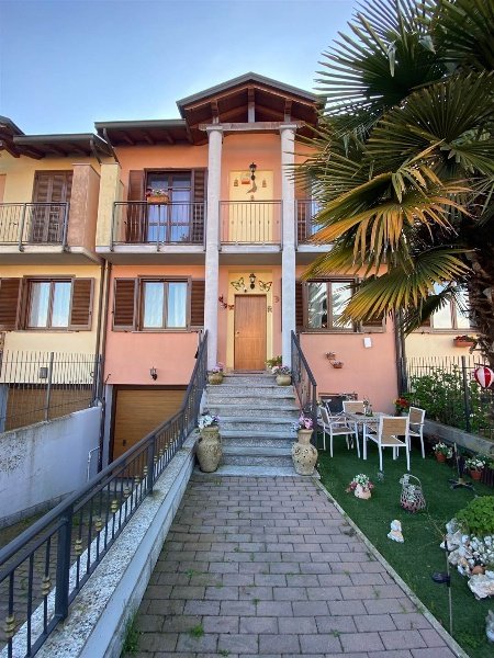 casa indipendente in vendita a Vigevano in zona Piccolini