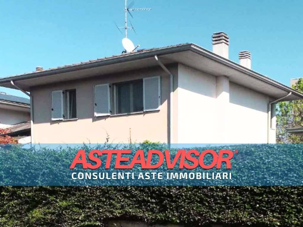 casa indipendente in vendita a Vigevano