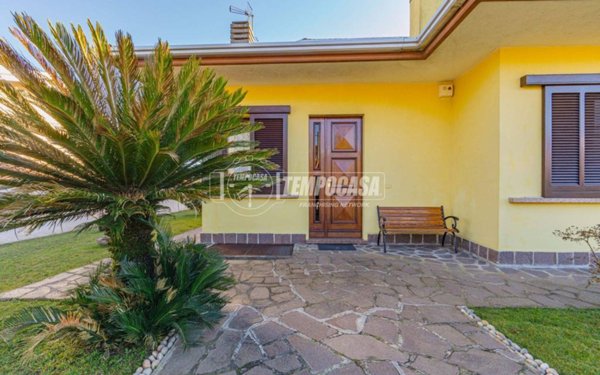 casa indipendente in vendita a Vigevano