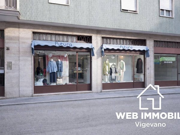 negozio in vendita a Vigevano