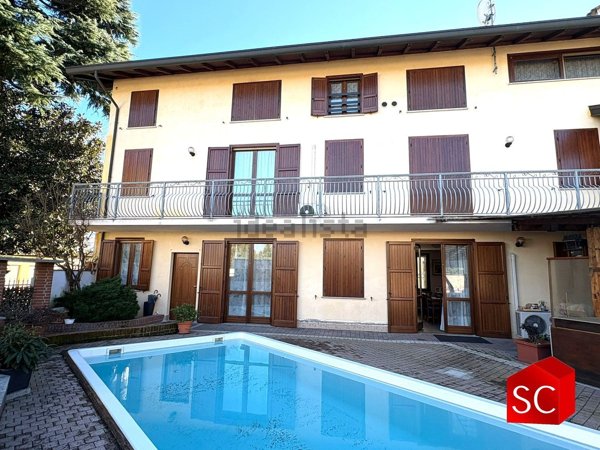 casa indipendente in vendita a Vigevano
