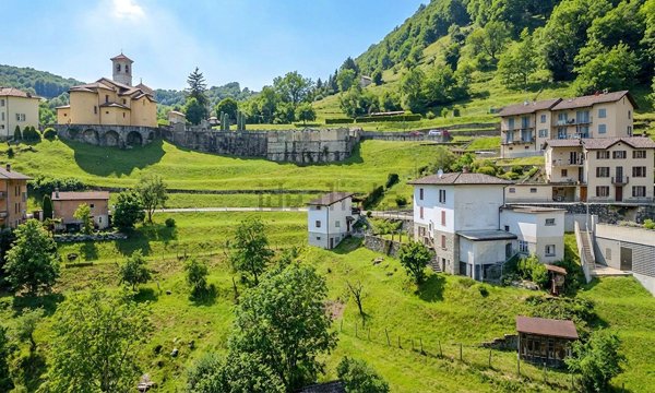 casa indipendente in vendita a Vigevano