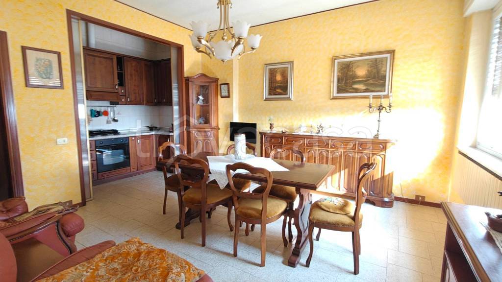 casa indipendente in vendita a Vigevano