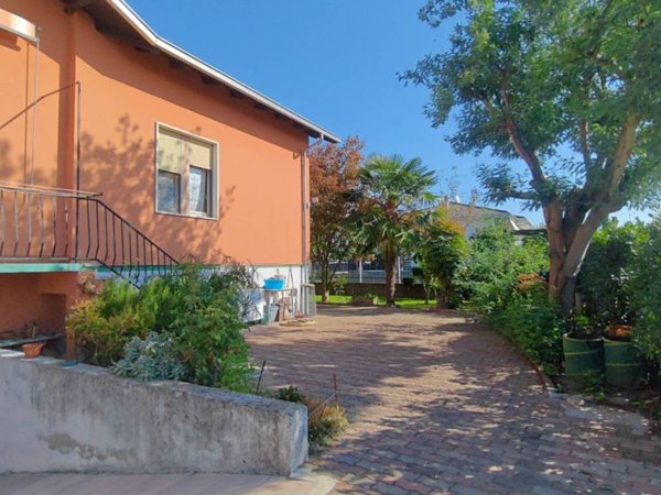 casa indipendente in vendita a Vigevano