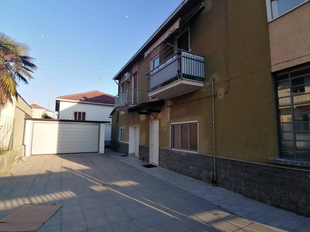 casa indipendente in vendita a Vigevano