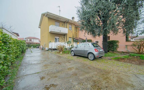 casa indipendente in vendita a Vigevano