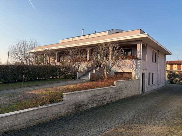 casa indipendente in vendita a Vigevano in zona Piccolini