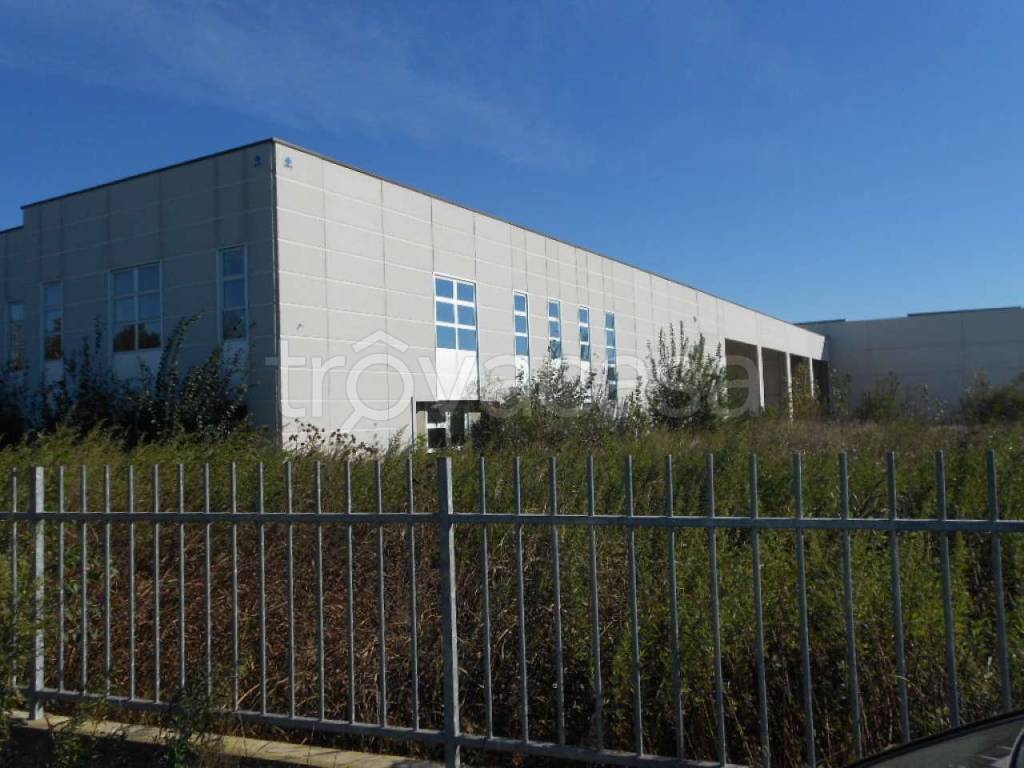 capannone in vendita a Vigevano