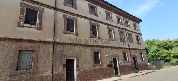 appartamento in vendita a Vigevano in zona Sforzesca