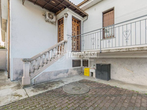 casa indipendente in vendita a Vigevano