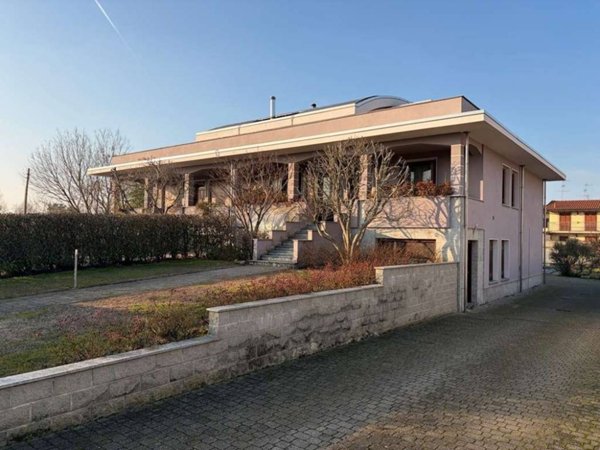 casa indipendente in vendita a Vigevano in zona Piccolini