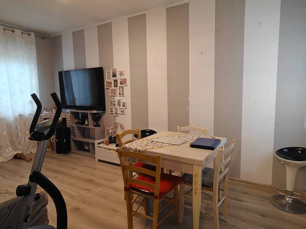 casa indipendente in vendita a Vigevano in zona Piccolini