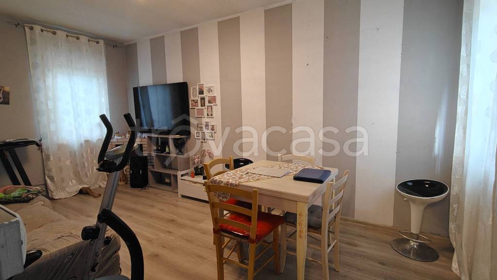 casa indipendente in vendita a Vigevano