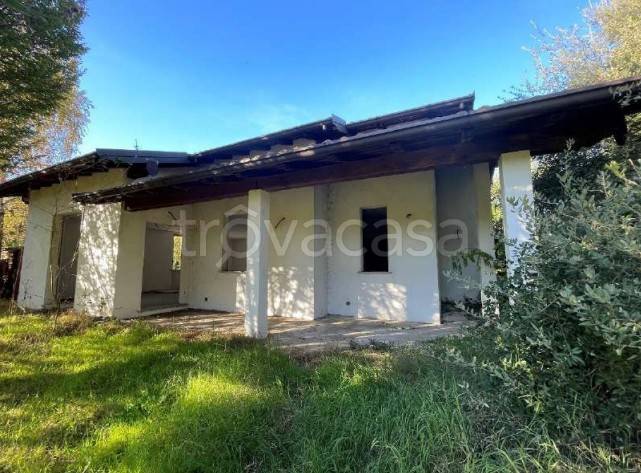 casa indipendente in vendita a Vigevano