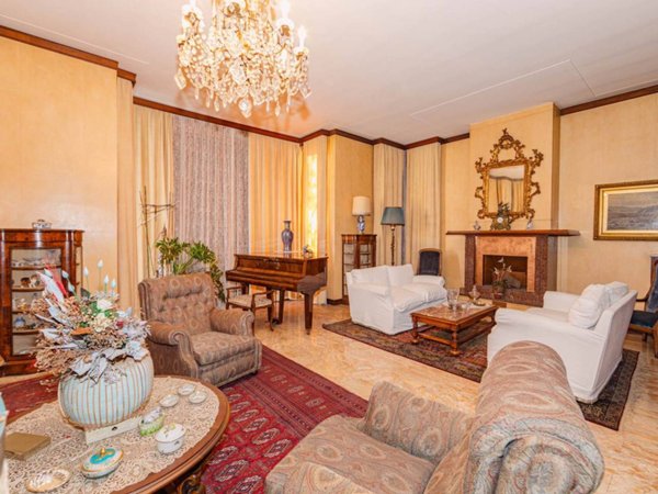 casa indipendente in vendita a Vigevano