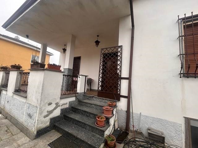 casa indipendente in vendita a Vigevano