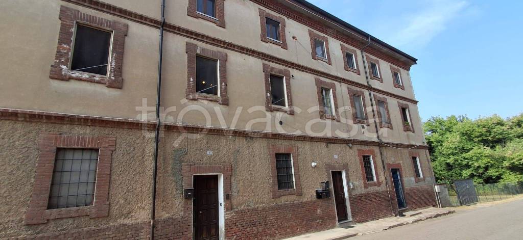 appartamento in vendita a Vigevano in zona Sforzesca