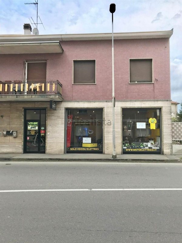 negozio in vendita a Vigevano