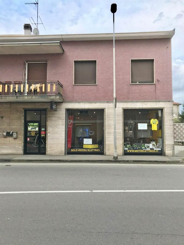 negozio in vendita a Vigevano