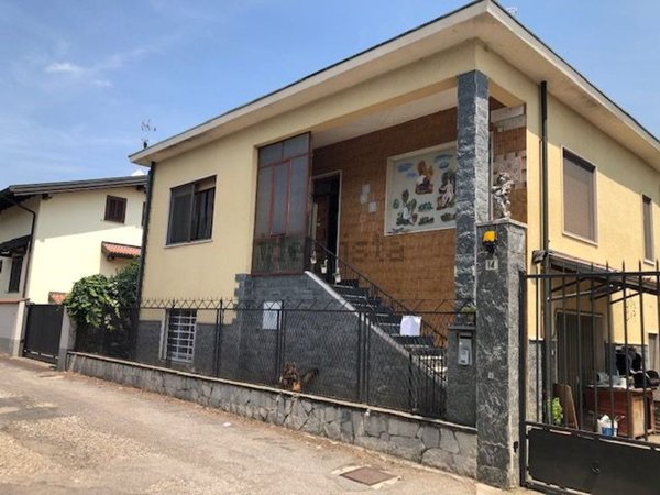 casa indipendente in vendita a Vigevano