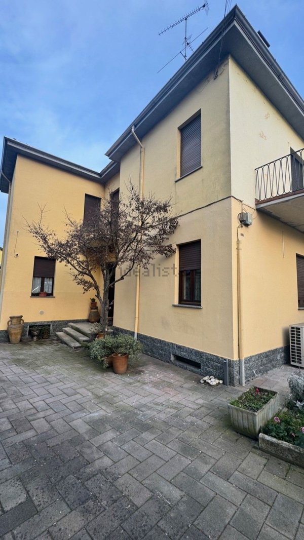 casa indipendente in vendita a Vigevano