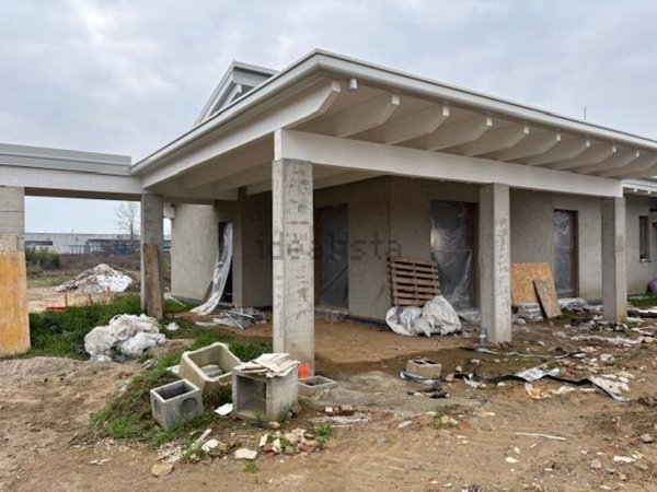 casa indipendente in vendita a Vigevano