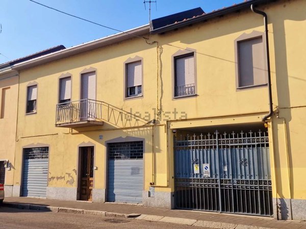 casa indipendente in vendita a Vigevano