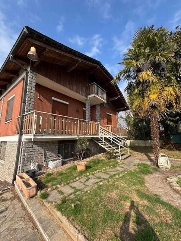 casa indipendente in vendita a Vigevano