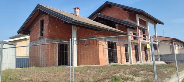 casa indipendente in vendita a Vigevano