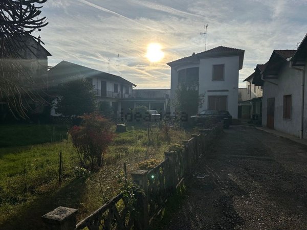 casa indipendente in vendita a Vigevano