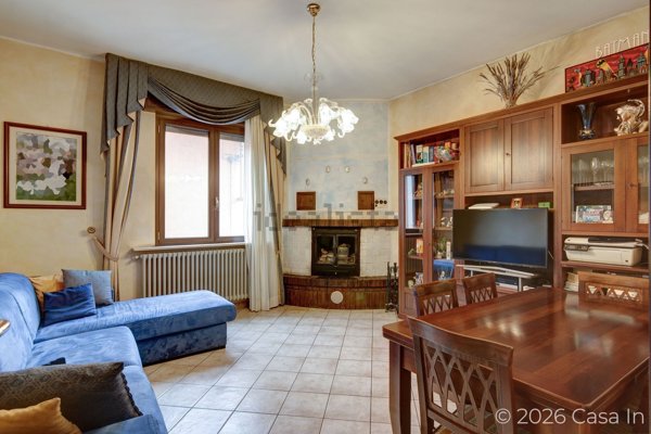 casa indipendente in vendita a Vigevano