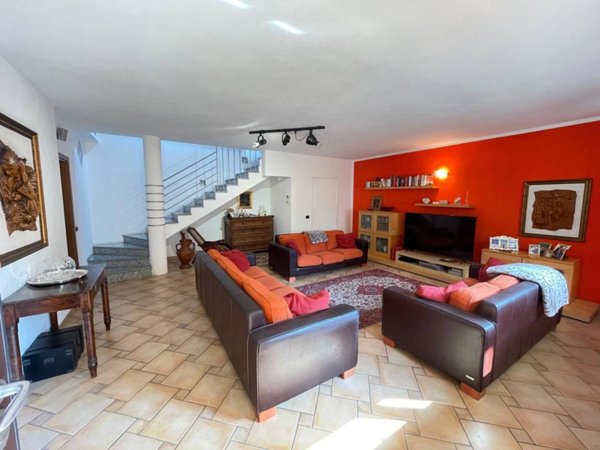 casa indipendente in vendita a Vigevano