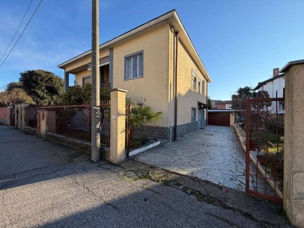 casa indipendente in vendita a Vigevano
