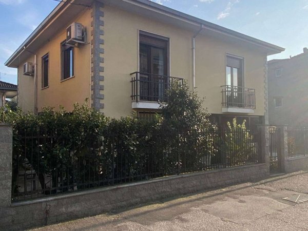 casa indipendente in vendita a Vigevano