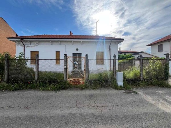 casa indipendente in vendita a Vigevano