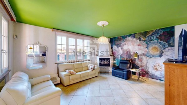 casa indipendente in vendita a Vigevano