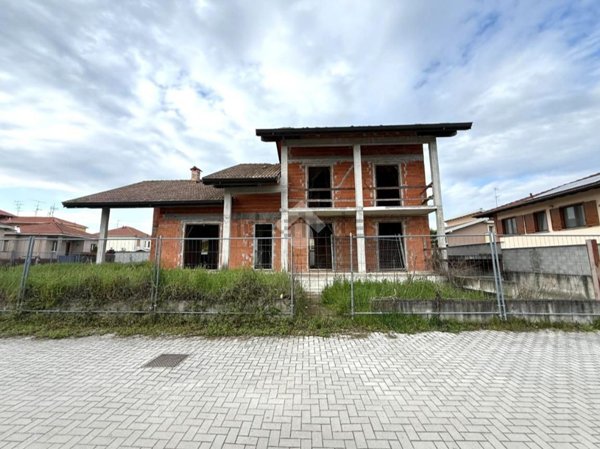 casa indipendente in vendita a Vigevano