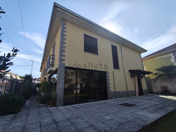 casa indipendente in vendita a Vigevano
