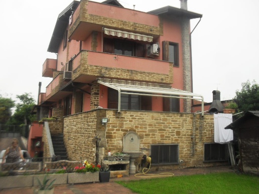 casa indipendente in vendita a Vigevano