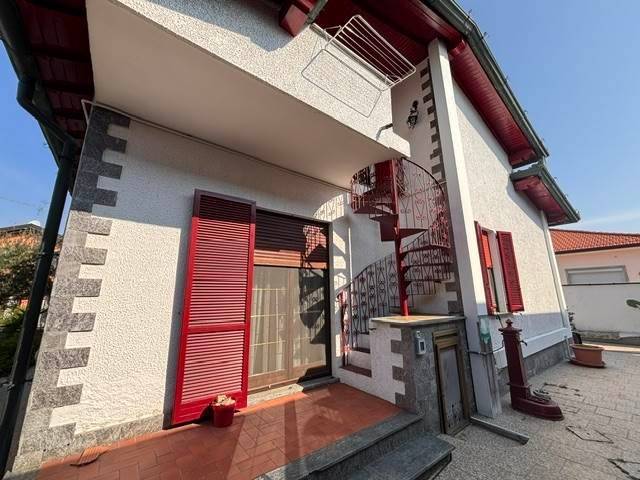 casa indipendente in vendita a Vigevano