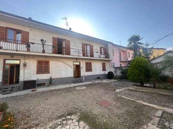 casa indipendente in vendita a Vigevano