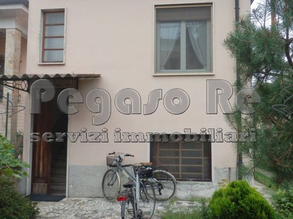 casa indipendente in vendita a Vigevano