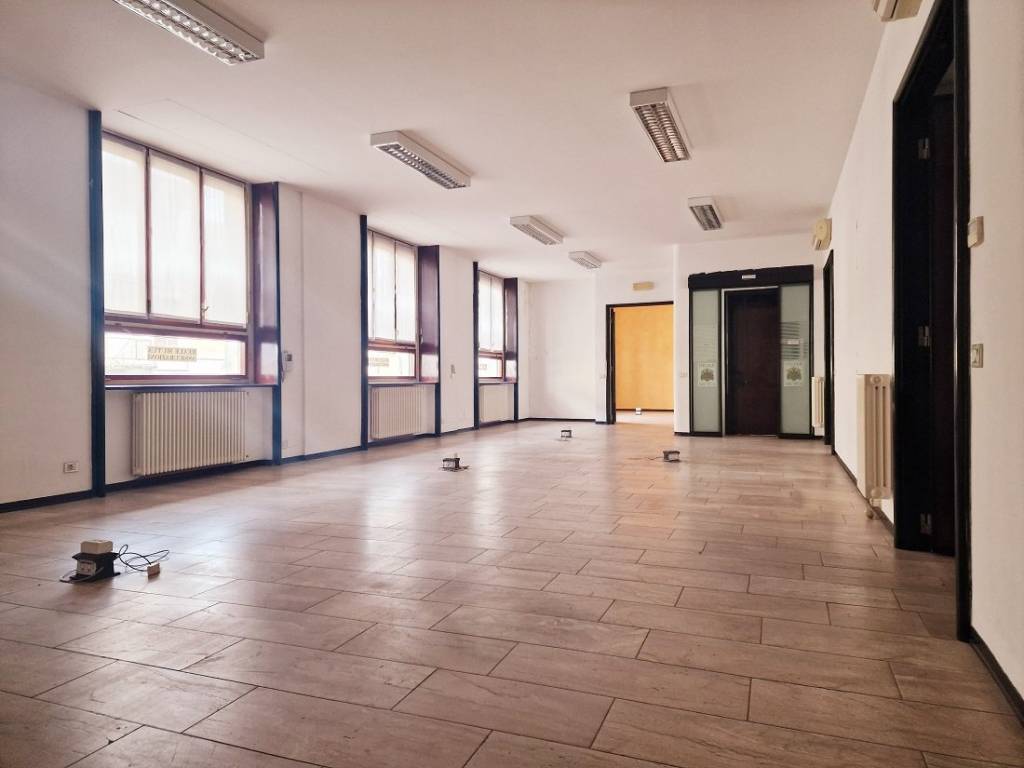ufficio in vendita a Vigevano