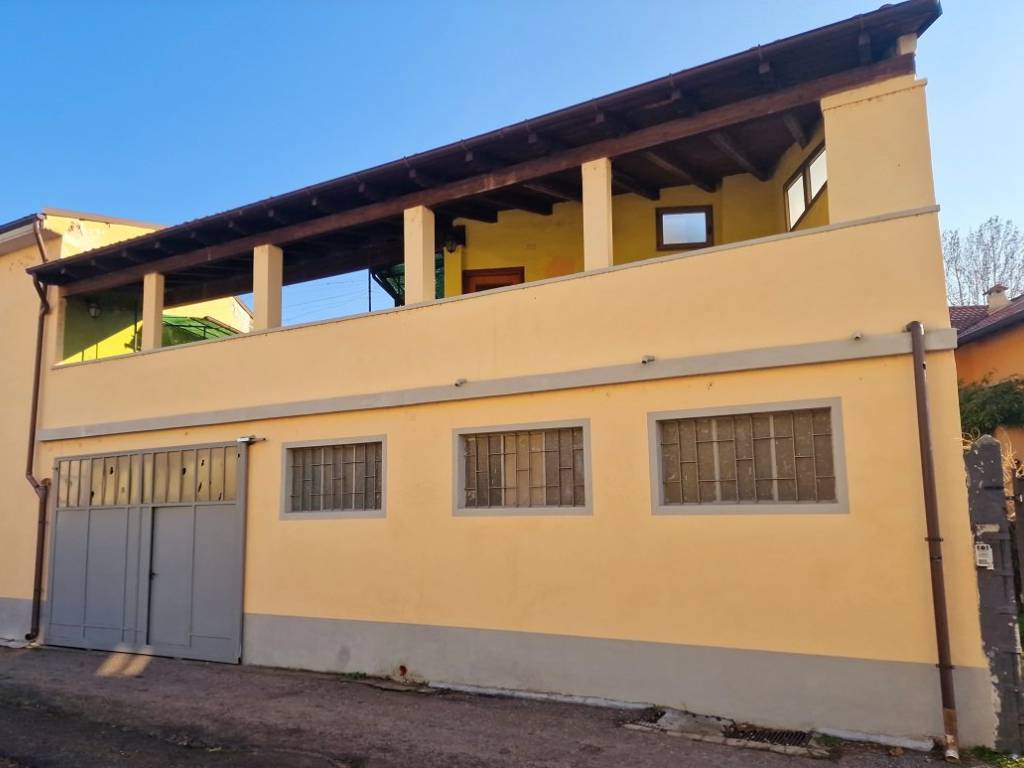 casa indipendente in vendita a Vigevano