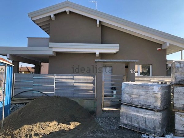 casa indipendente in vendita a Vigevano